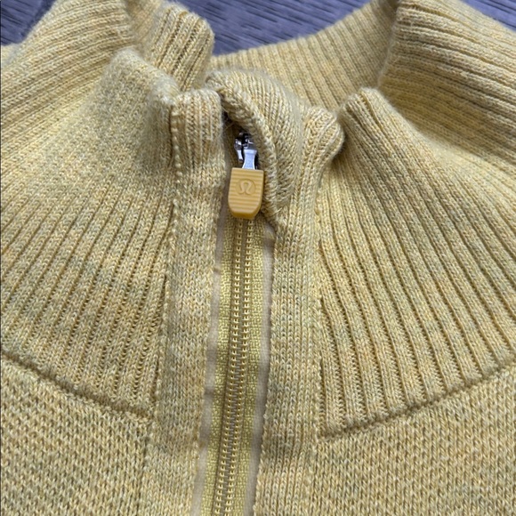 Lululemon | Lightning Bold 1/2 Zip in Heathered Soleil / Vapor Yellow Sz Small - Picture 8 of 15